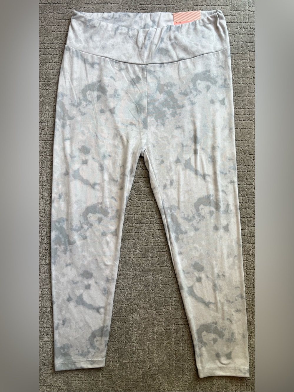 Feathers Maternity Light Gray Tie-Dye Cozy Leggings